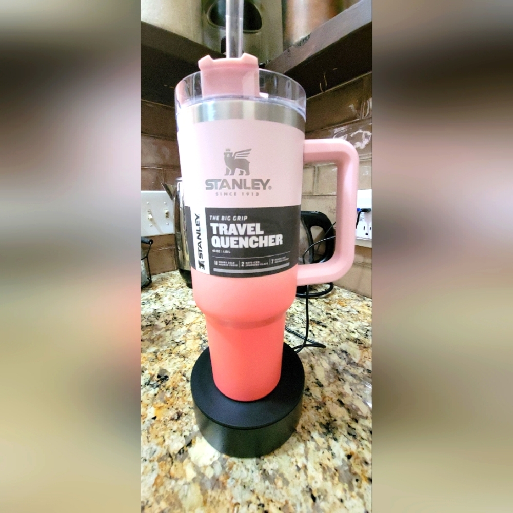 Stanley OG BNWT Coral Petal Ombre 40oz Quencher Tumbler HTF